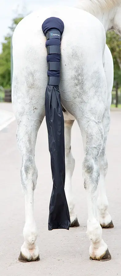Padded Tail Guard with Bag navy.webp