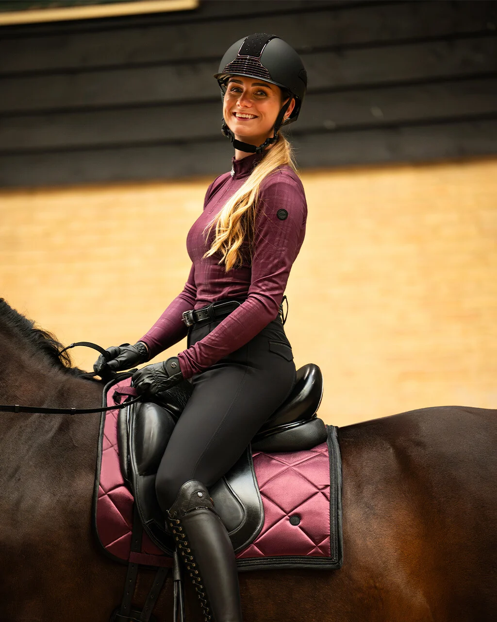 QHP Zahra Wine Red Saddle Pad
