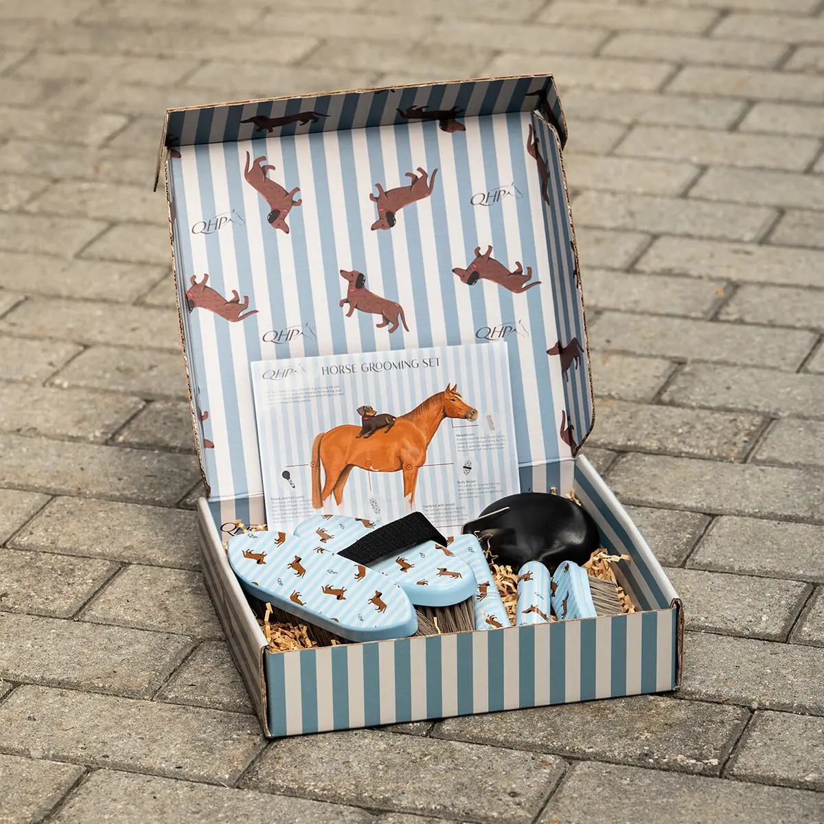 QHP Stable Buddy Grooming Set