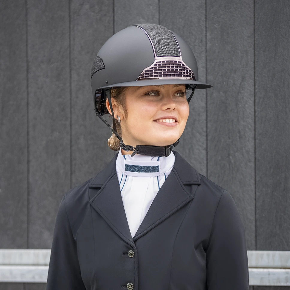 QHP Stock Tie - Miyah (White/Navy, Medium)